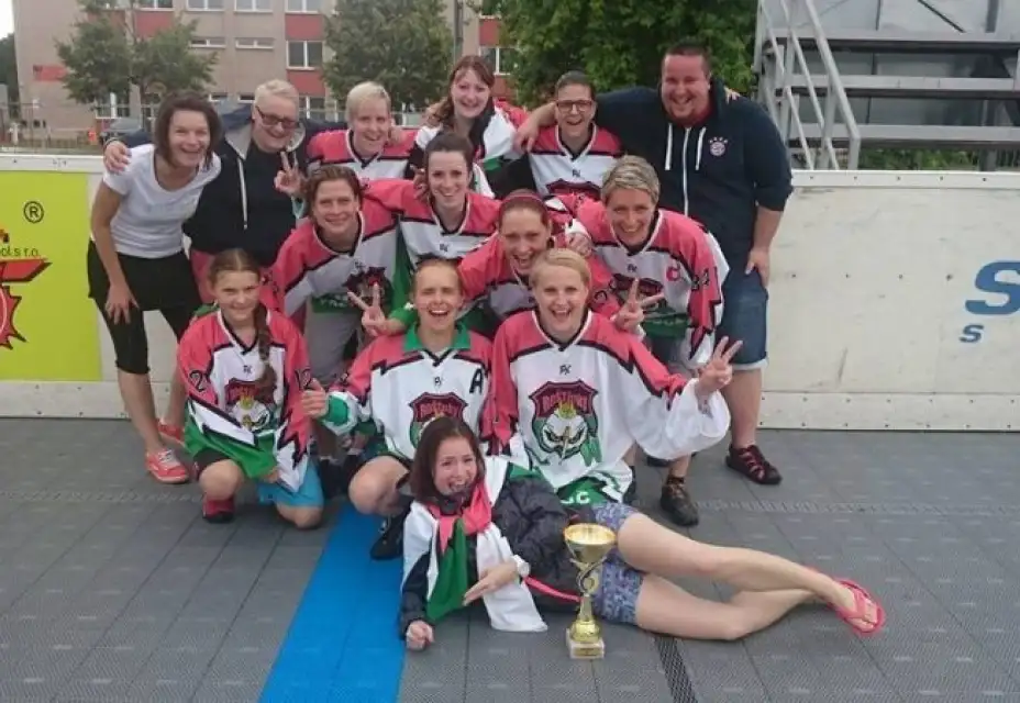 Roštěnky slaví postup!