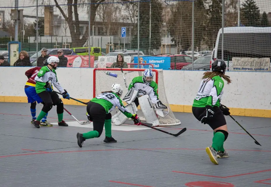 A-tým přetlačil Sršně, dorost bez bodů